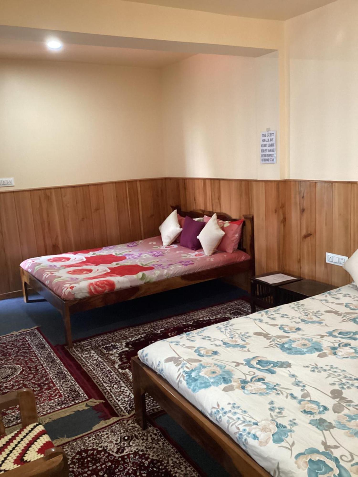 Waruhang Homestay 大吉岭 外观 照片
